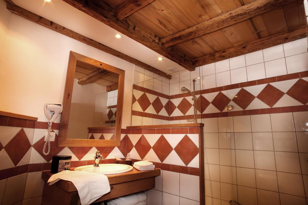 Auberge Du Moulin De Lere Vailly Bagian luar foto